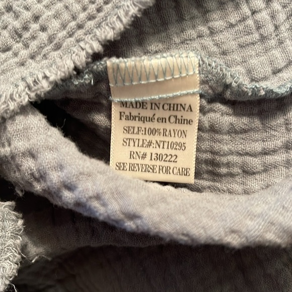 🌹NEW IN SAGE RAYON BUTTON DOWN BLOUSE - Picture 8 of 8